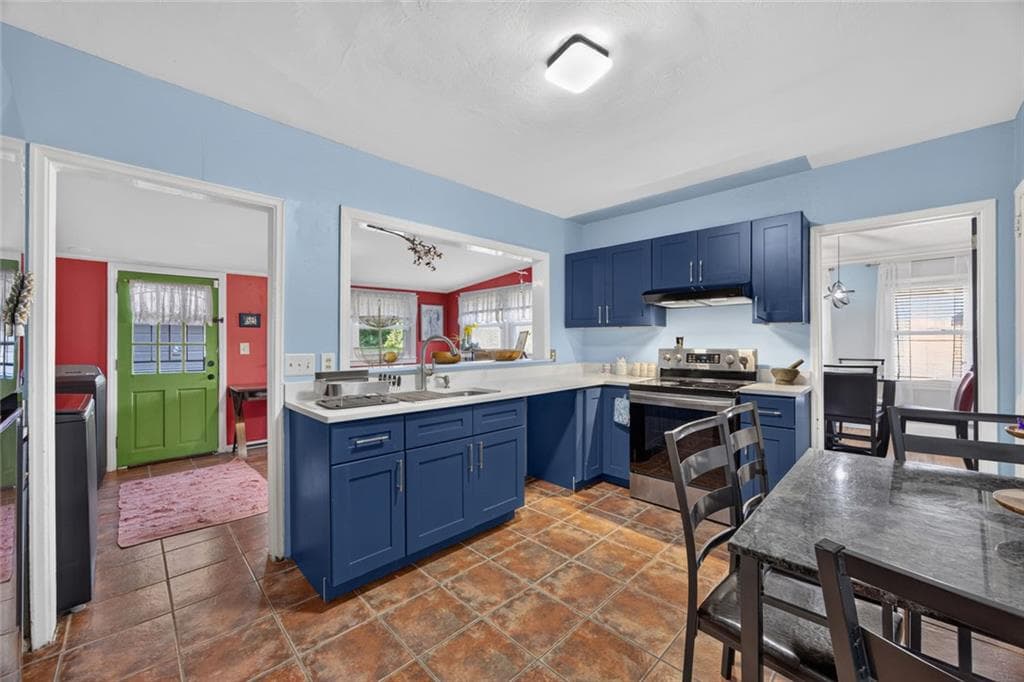 4 bedroom, 2 bathroom, 1,685 sq ft single family residence for sale at 6866 Parkway Drive, Lithonia, GA 30058 — photo 10
