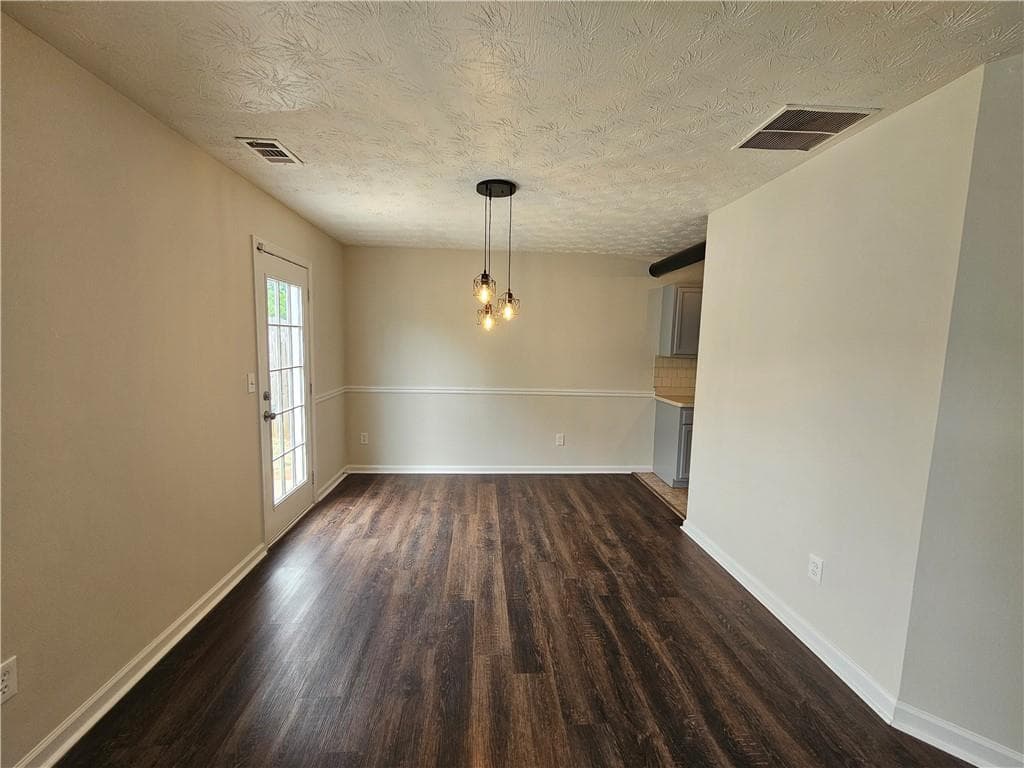 3 bedroom, 3 bathroom, 1,431 sq ft single family residence under contract at 5225 Tussahaw Crossing, Mcdonough, GA 30252 — photo 3