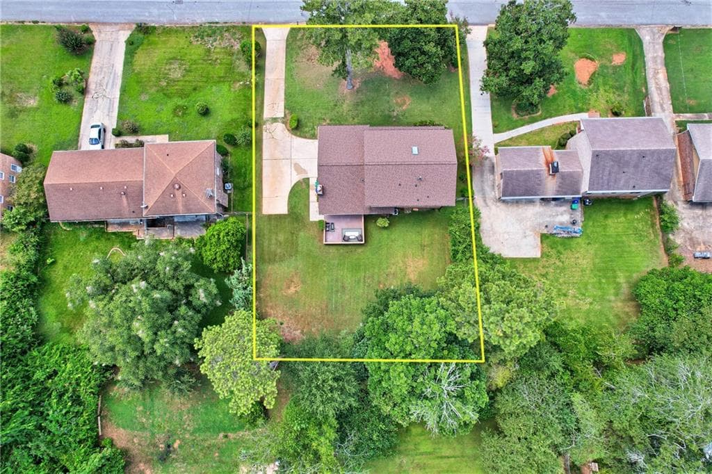 4 bedroom, 3 bathroom, 2,454 sq ft single family residence under contract at 3652 Greentree Farms Drive, Decatur, GA 30034 — photo 3