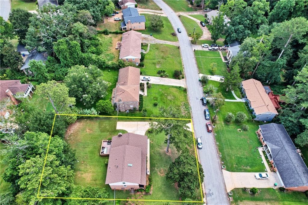 4 bedroom, 3 bathroom, 2,454 sq ft single family residence under contract at 3652 Greentree Farms Drive, Decatur, GA 30034 — photo 5