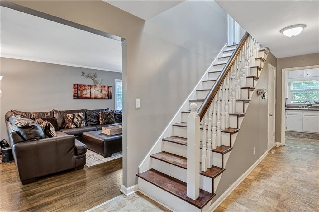 4 bedroom, 3 bathroom, 2,454 sq ft single family residence under contract at 3652 Greentree Farms Drive, Decatur, GA 30034 — photo 10