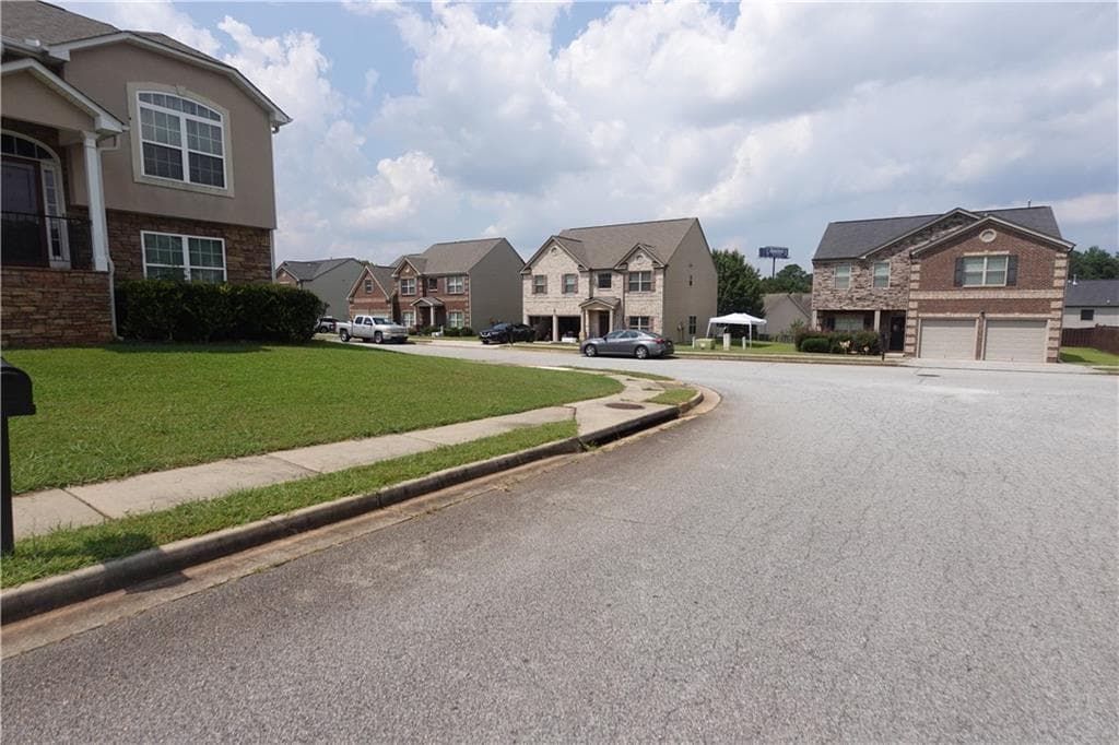 5 bedroom, 3 bathroom, 2,540 sq ft single family residence for sale at 5943 Rex Ridge Court, Rex, GA 30273 — photo 8