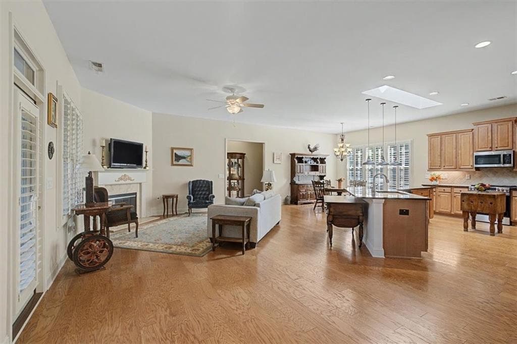3 bedroom, 3 bathroom, 2,659 sq ft single family residence for sale at 170 Owens Farm Lane, Woodstock, GA 30188 — photo 5
