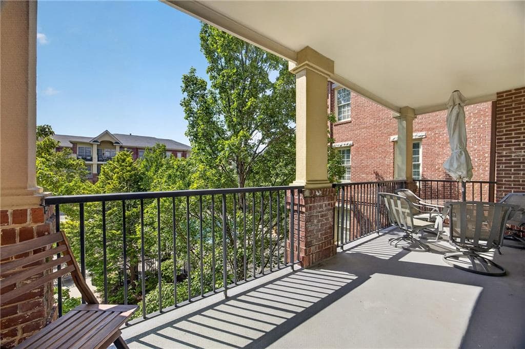 2 bedroom, 3 bathroom, 1,693 sq ft condominium for sale at 1735 Peachtree Street 327, Atlanta, GA 30309 — photo 6