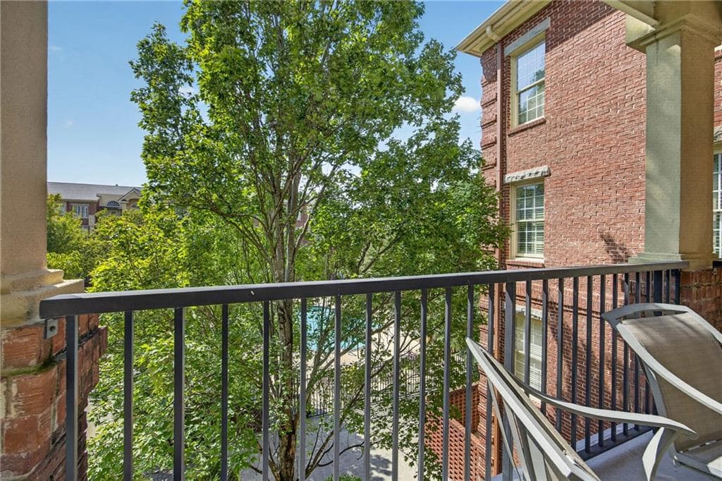 2 bedroom, 3 bathroom, 1,693 sq ft condominium for sale at 1735 Peachtree Street 327, Atlanta, GA 30309 — photo 7