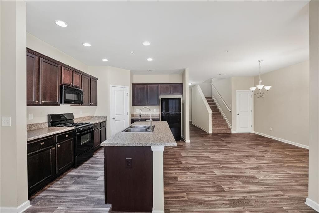 3 bedroom, 3 bathroom, 1,842 sq ft townhouse for sale at 122 Oakview Passage, Canton, GA 30114 — photo 8