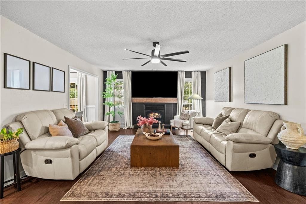 3 bedroom, 2 bathroom, 1,891 sq ft single family residence under contract at 209 Vineyard Drive, Tunnel Hill, GA 30755 — photo 5
