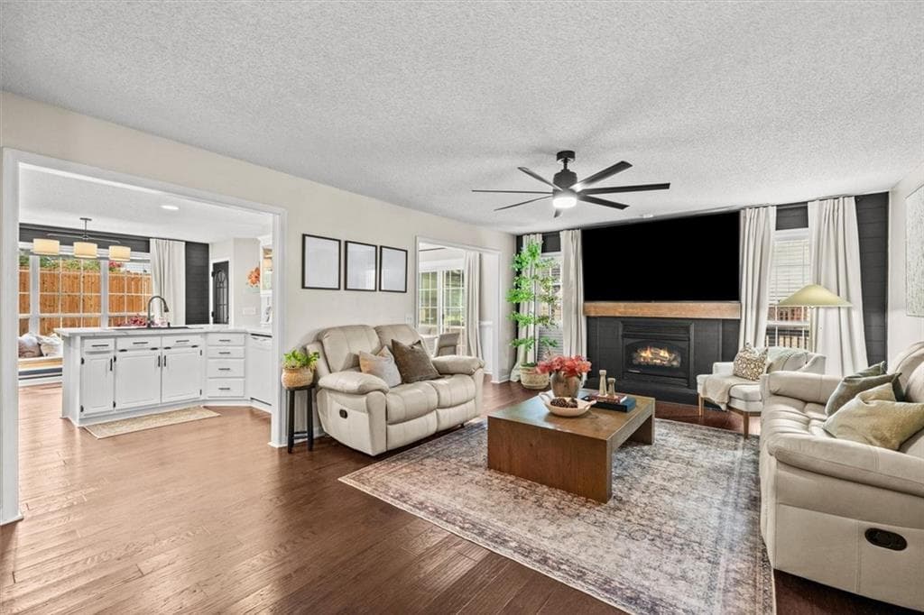 3 bedroom, 2 bathroom, 1,891 sq ft single family residence under contract at 209 Vineyard Drive, Tunnel Hill, GA 30755 — photo 6