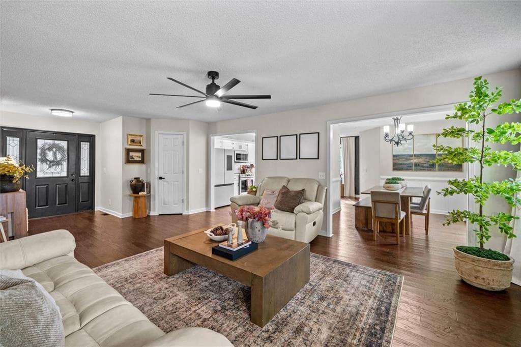 3 bedroom, 2 bathroom, 1,891 sq ft single family residence under contract at 209 Vineyard Drive, Tunnel Hill, GA 30755 — photo 9
