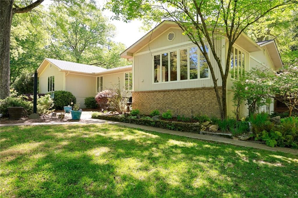 3 bedroom, 2 bathroom, 2,350 sq ft single family residence for sale at 8277 Buchanan Highway, Dallas, GA 30157 — photo 2