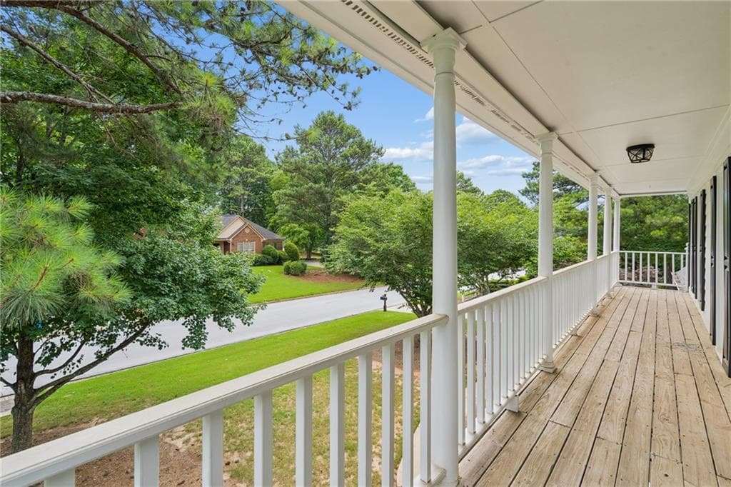 5 bedroom, 4 bathroom, 4,453 sq ft single family residence under contract at 1623 Brentwood Crossing, Conyers, GA 30013 — photo 4