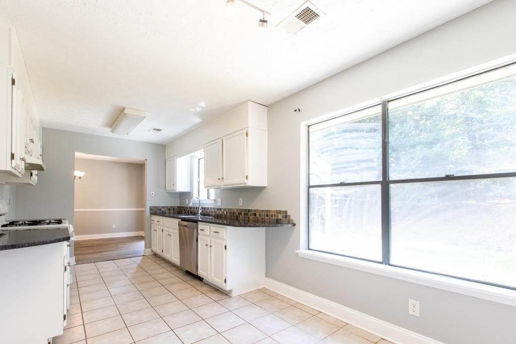 3 bedroom, 2 bathroom, 2,223 sq ft single family residence for rent at 11030 Indian Village Drive, Johns Creek, GA 30022 for $2,500 a month — photo 10