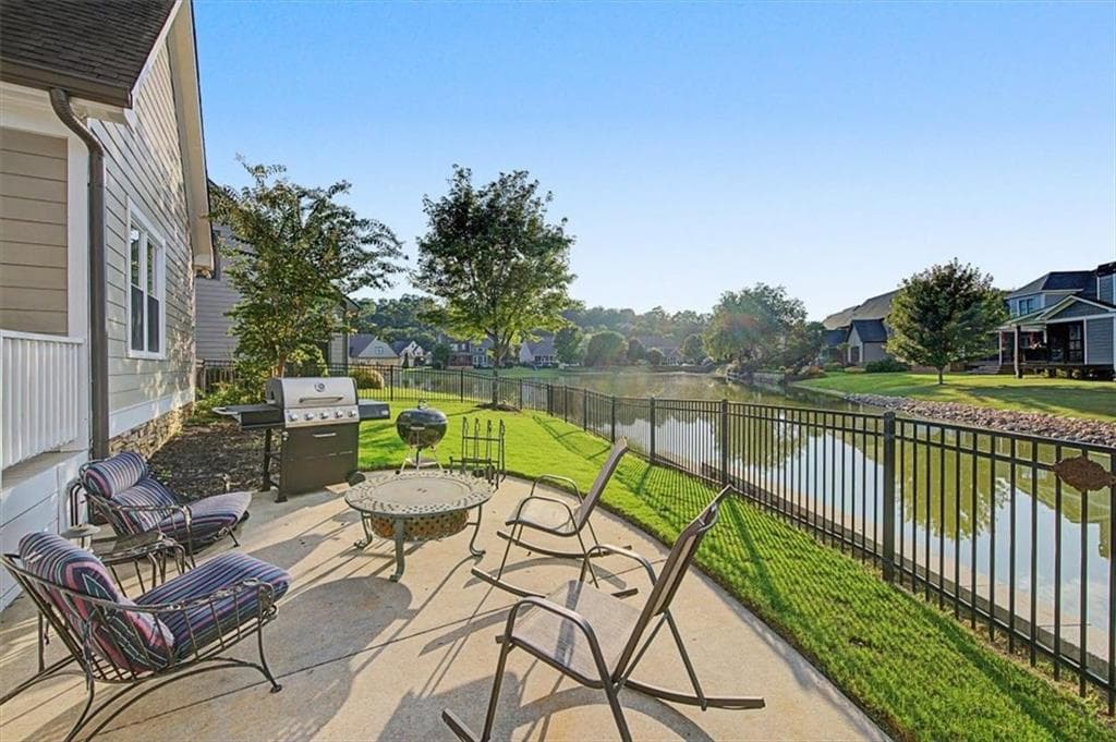 5 bedroom, 3 bathroom, 2,676 sq ft single family residence for sale at 38 Grove Park Circle, Cartersville, GA 30120 — photo 5