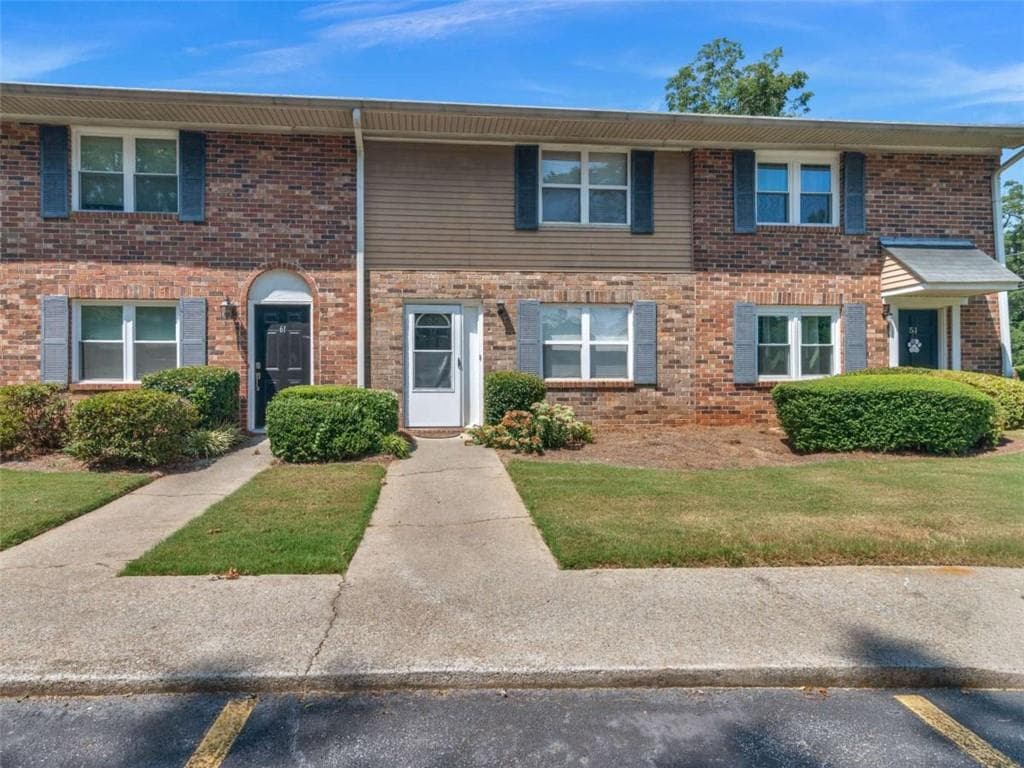 2 bedroom, 2 bathroom, 1,080 sq ft condominium for sale at 57 Northdale Place, Lawrenceville, GA 30046 — photo 1 of 33