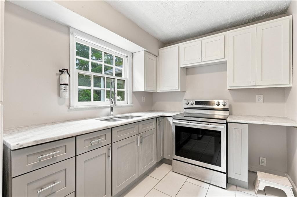 2 bedroom, 1 bathroom, 876 sq ft single family residence for sale at 1576 Wellswood Drive, Atlanta, GA 30315 — photo 7