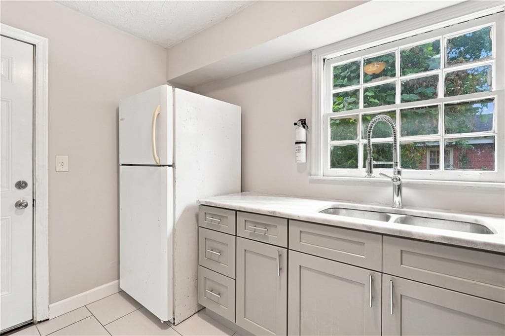 2 bedroom, 1 bathroom, 876 sq ft single family residence for sale at 1576 Wellswood Drive, Atlanta, GA 30315 — photo 9