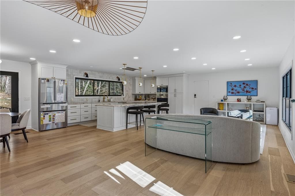 5 bedroom, 4 bathroom, 3,600 sq ft single family residence for sale at 855 Flamingo Drive, Atlanta, GA 30311 — photo 6
