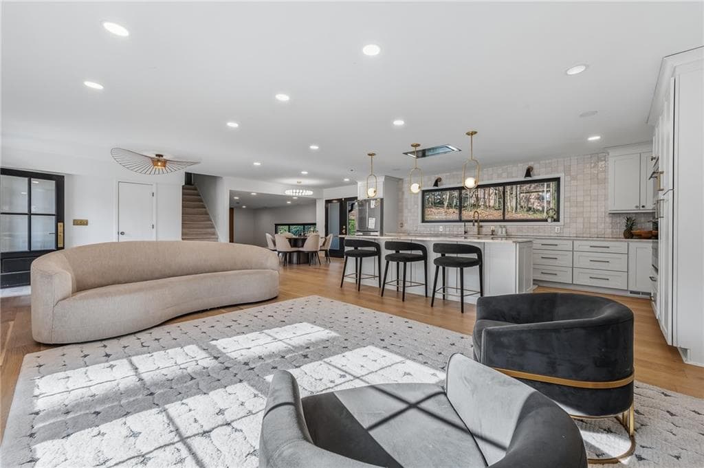 5 bedroom, 4 bathroom, 3,600 sq ft single family residence for sale at 855 Flamingo Drive, Atlanta, GA 30311 — photo 7