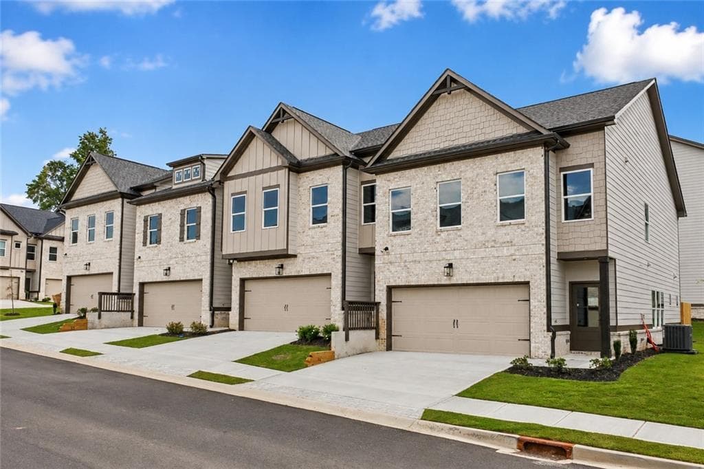 4 bedroom, 3 bathroom, 2,351 sq ft townhouse under contract at 4305 Fern River Bend 22, Norcross, GA 30093