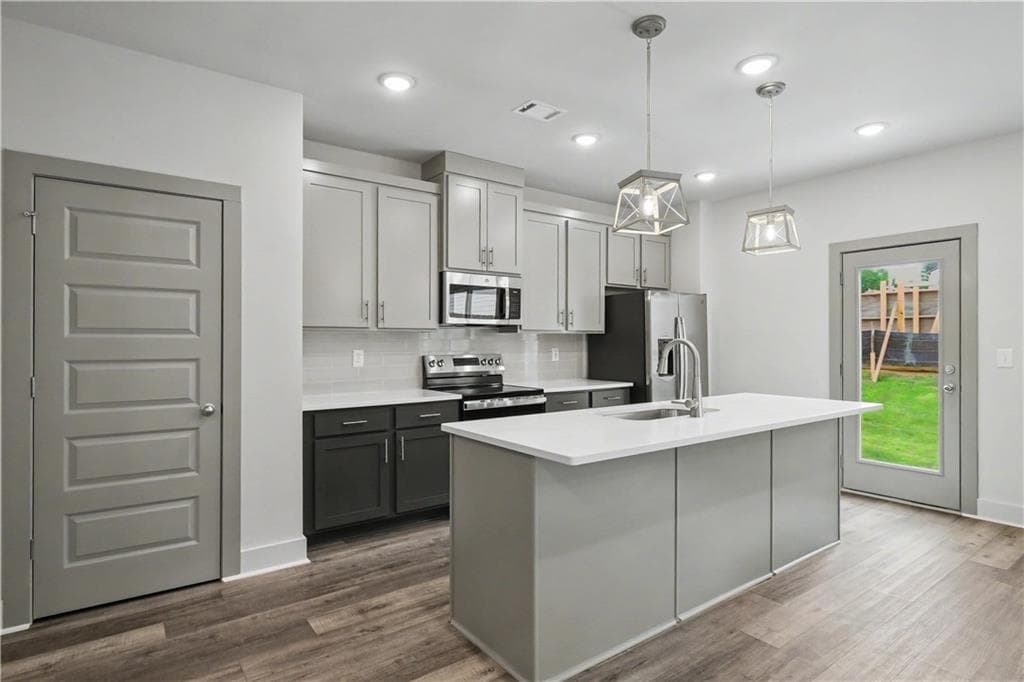 4 bedroom, 3 bathroom, 2,351 sq ft townhouse under contract at 4305 Fern River Bend 22, Norcross, GA 30093 — photo 10