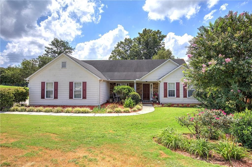 3 bedroom, 2 bathroom, 1,872 sq ft single family residence for sale at 494 Beranda Circle, Douglasville, GA 30134 — photo 1 of 48