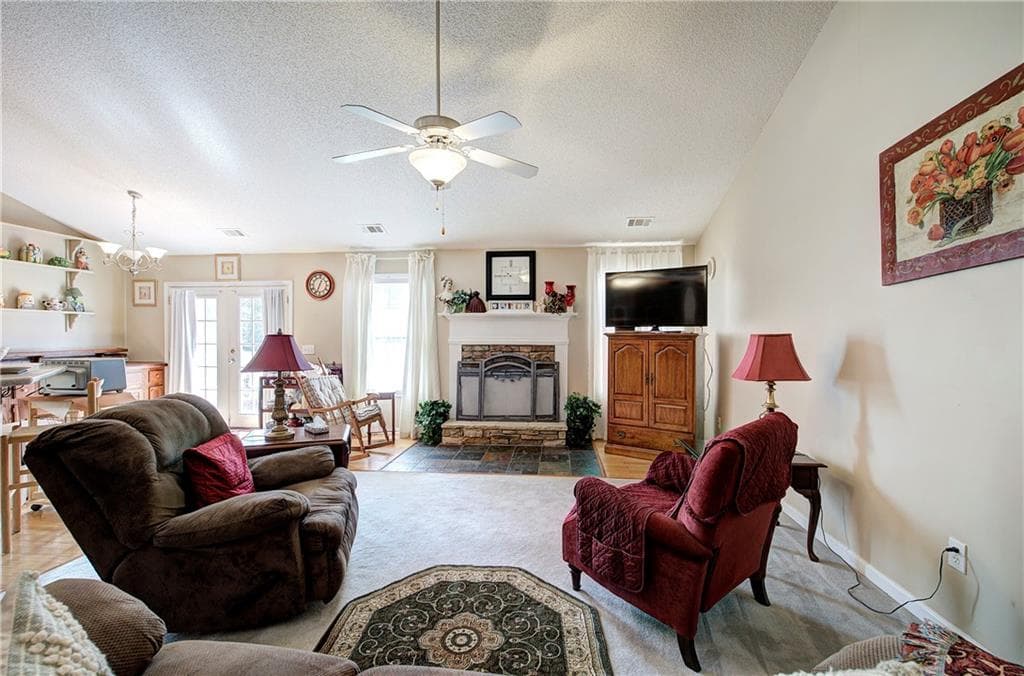 3 bedroom, 2 bathroom, 1,872 sq ft single family residence for sale at 494 Beranda Circle, Douglasville, GA 30134 — photo 4