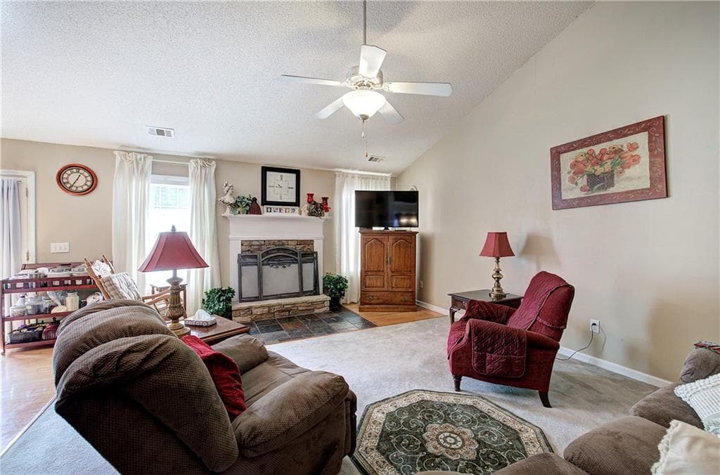 3 bedroom, 2 bathroom, 1,872 sq ft single family residence for sale at 494 Beranda Circle, Douglasville, GA 30134 — photo 8