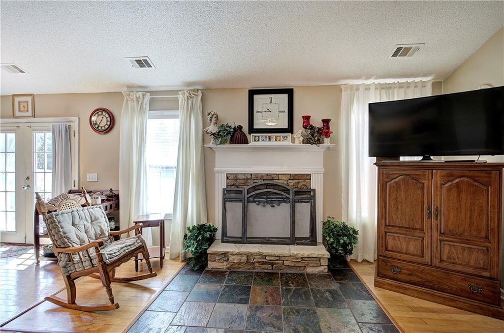 3 bedroom, 2 bathroom, 1,872 sq ft single family residence for sale at 494 Beranda Circle, Douglasville, GA 30134 — photo 9
