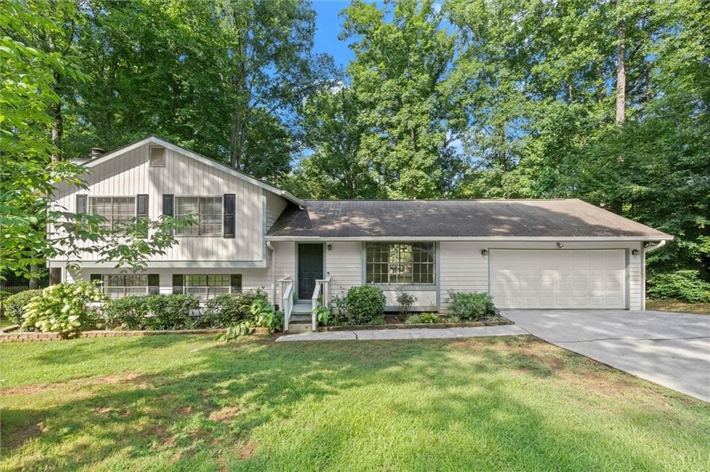 3 bedroom, 2 bathroom, 1,872 sq ft single family residence for sale at 3613 Vinyard Way, Lawrenceville, GA 30044 — photo 1 of 33