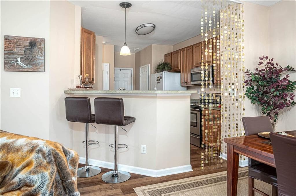 3 bedroom, 3 bathroom, 1,724 sq ft townhouse for sale at 988 Treymont Way, Lawrenceville, GA 30045 — photo 6