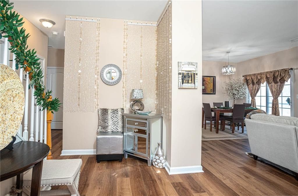 3 bedroom, 3 bathroom, 1,724 sq ft townhouse for sale at 988 Treymont Way, Lawrenceville, GA 30045 — photo 8