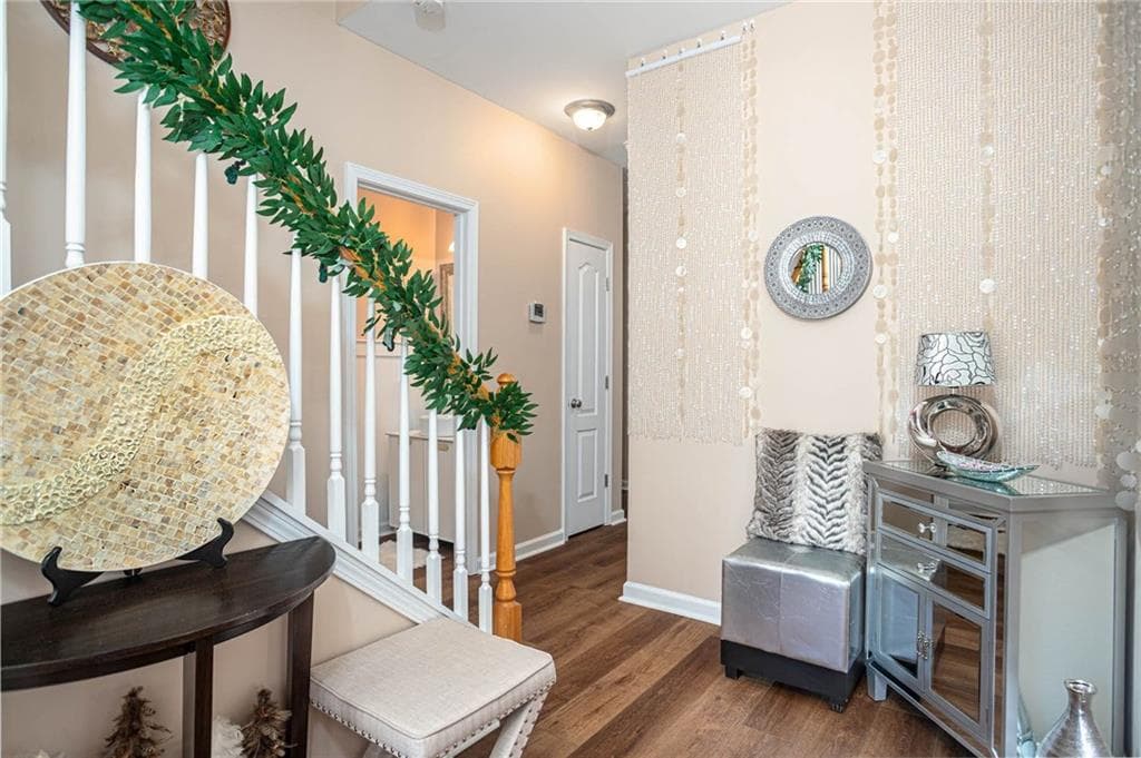 3 bedroom, 3 bathroom, 1,724 sq ft townhouse for sale at 988 Treymont Way, Lawrenceville, GA 30045 — photo 9