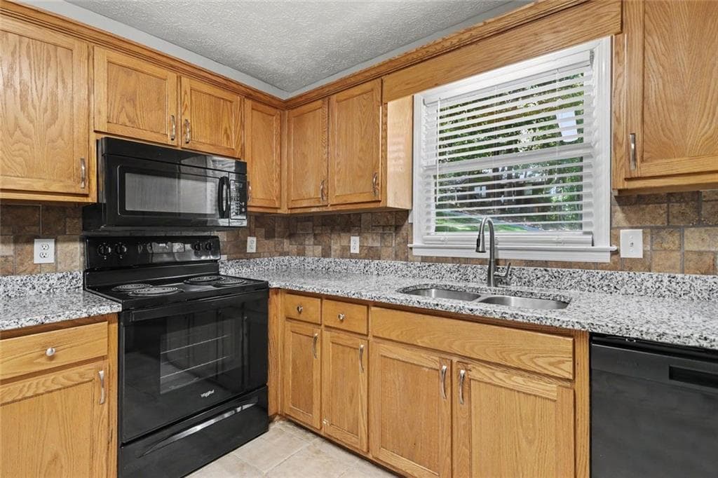 2 bedroom, 2 bathroom, 1,140 sq ft single family residence for sale at 2765 Poplar Lane, Cumming, GA 30041 — photo 9
