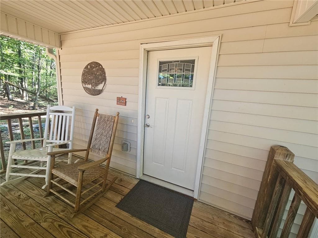 1 bedroom, 2 bathroom, 1,095 sq ft home for sale at 597 Sleepy Hollow Road, Dahlonega, GA