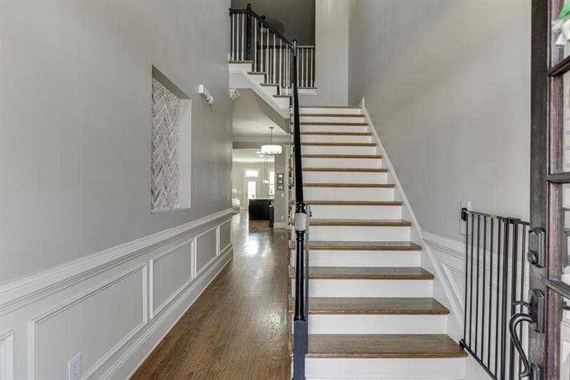 4 bedroom, 5 bathroom, 4,804 sq ft townhouse for sale at 6965 Fellowship Lane, Flowery Branch, GA 30542 — photo 3