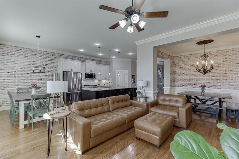 4 bedroom, 5 bathroom, 4,804 sq ft townhouse for sale at 6965 Fellowship Lane, Flowery Branch, GA 30542 — photo 7