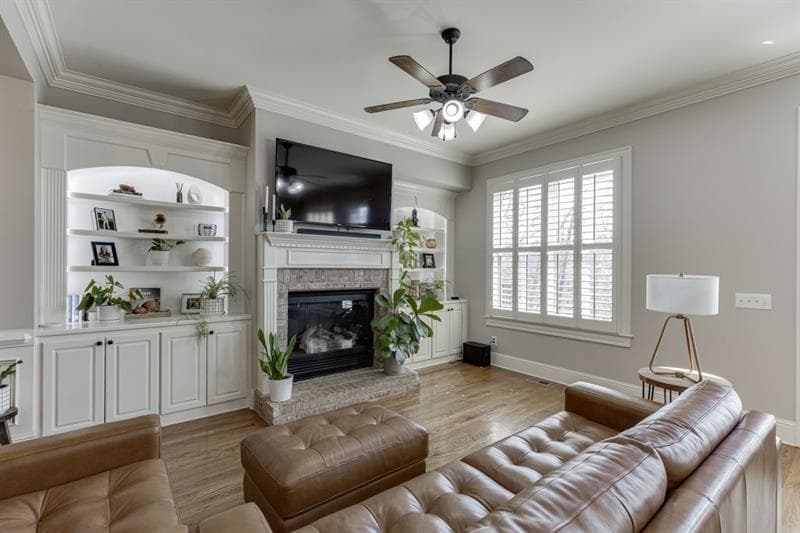 4 bedroom, 5 bathroom, 4,804 sq ft townhouse for sale at 6965 Fellowship Lane, Flowery Branch, GA 30542 — photo 9