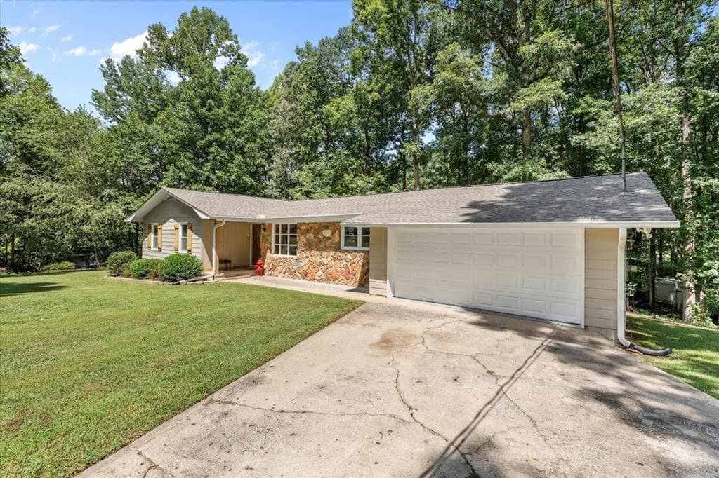 3 bedroom, 3 bathroom, 1,566 sq ft single family residence under contract at 215 Eldorado Drive, Carrollton, GA 30116 — photo 7