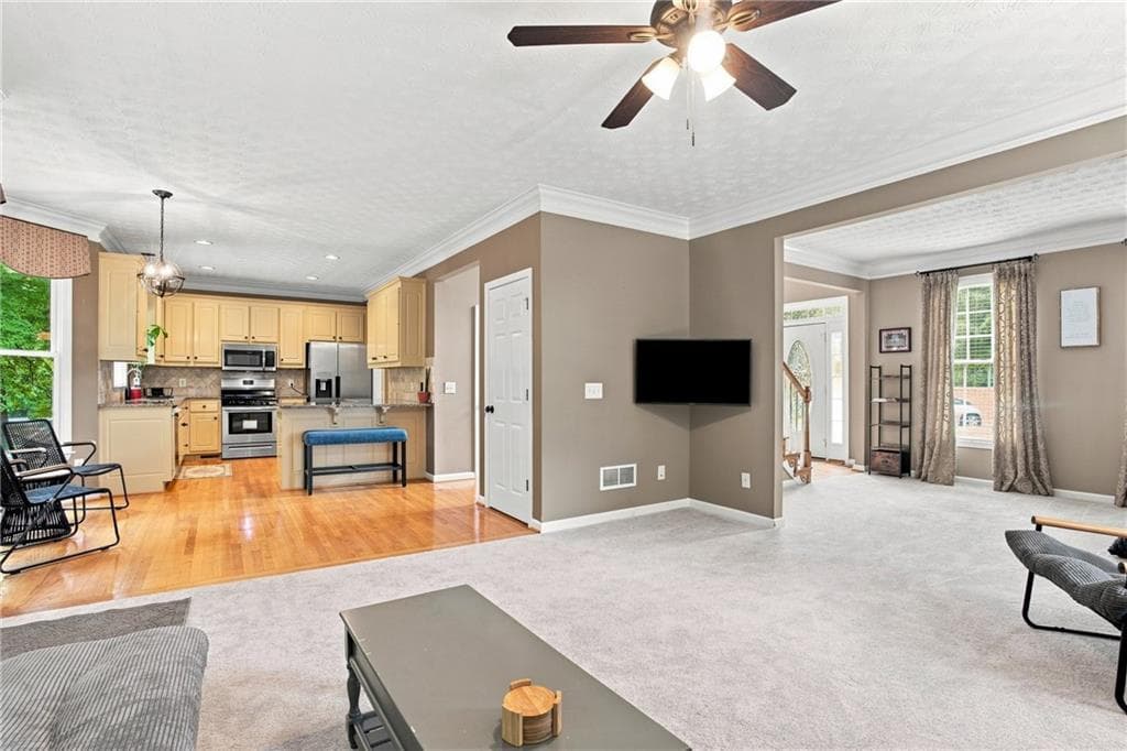 5 bedroom, 4 bathroom, 2,398 sq ft single family residence under contract at 605 Trophy Lane, Conyers, GA 30094 — photo 10