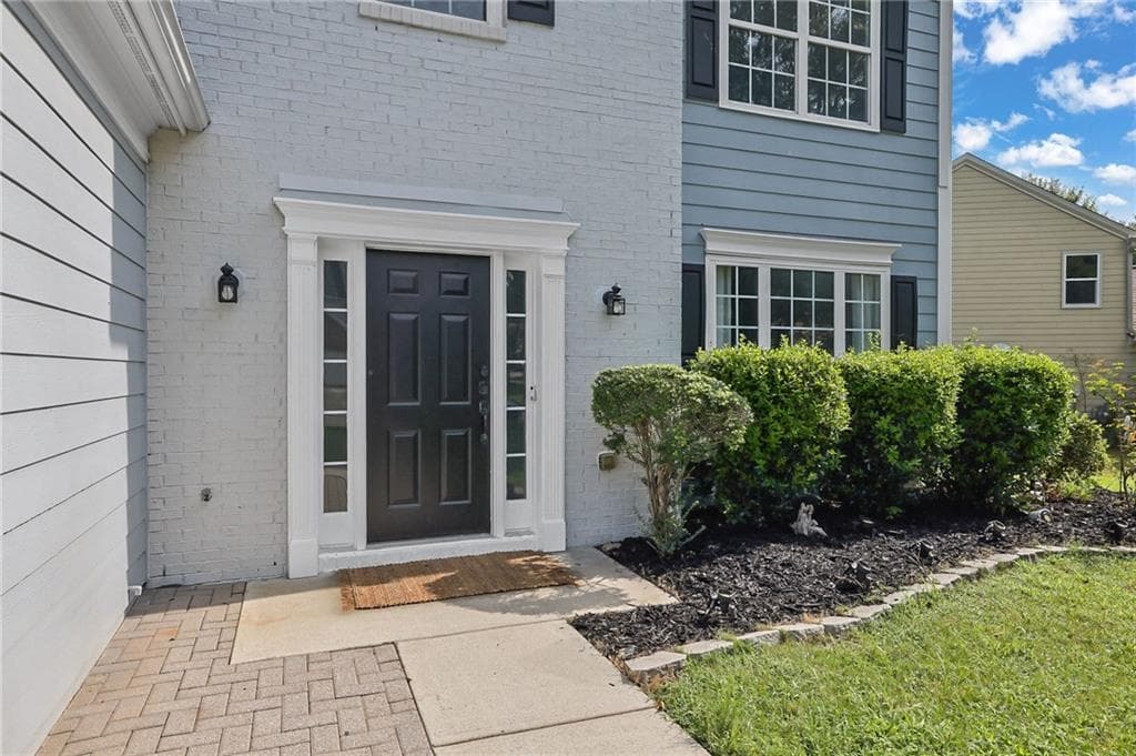4 bedroom, 3 bathroom, 2,352 sq ft single family residence for rent at 552 Glen Level Circle, Sugar Hill, GA 30518 for $2,700 a month — photo 3