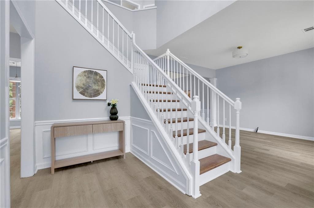 4 bedroom, 3 bathroom, 2,352 sq ft single family residence for rent at 552 Glen Level Circle, Sugar Hill, GA 30518 for $2,700 a month — photo 4