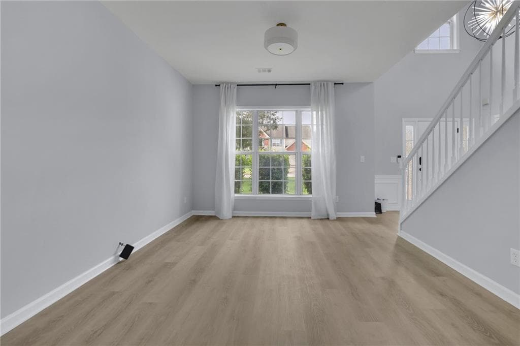 4 bedroom, 3 bathroom, 2,352 sq ft single family residence for rent at 552 Glen Level Circle, Sugar Hill, GA 30518 for $2,700 a month — photo 6