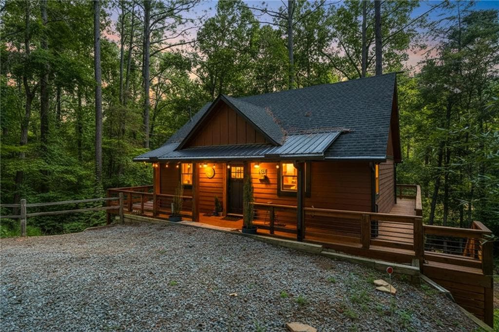 3 bedroom, 3 bathroom, 1,664 sq ft single family residence under contract at 681 Catawba Circle, Ellijay, GA 30540 — photo 3