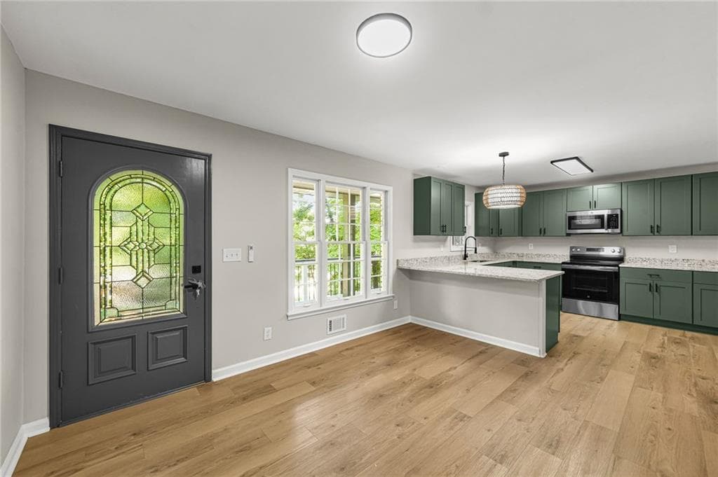 4 bedroom, 3 bathroom, 2,997 sq ft single family residence under contract at 50 Dillard Drive, Kennesaw, GA 30144 — photo 8