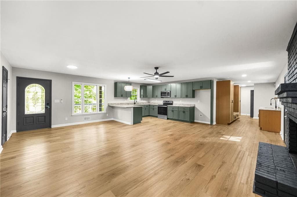 4 bedroom, 3 bathroom, 2,997 sq ft single family residence under contract at 50 Dillard Drive, Kennesaw, GA 30144 — photo 6