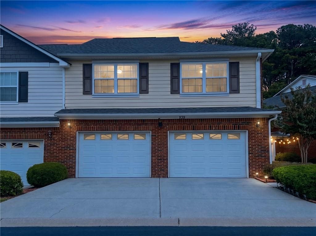 3 bedroom, 3 bathroom, 1,724 sq ft townhouse for sale at 988 Treymont Way, Lawrenceville, GA 30045 — photo 2