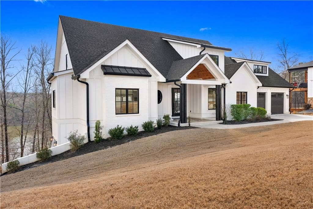 4 bedroom, 5 bathroom, 4,187 sq ft single family residence for sale at 4238 Bayridge Drive, Gainesville, GA 30506 — photo 5