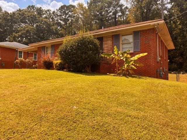 3 bedroom, 1 bathroom, 1,014 sq ft single family residence for sale at 2635 Fairlane Drive, Atlanta, GA 30354 — photo 2