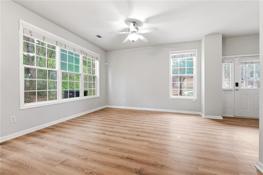 3 bedroom, 3 bathroom, 1,875 sq ft townhouse for sale at 1006 Ivydale Circle, Lawrenceville, GA 30045 — photo 2