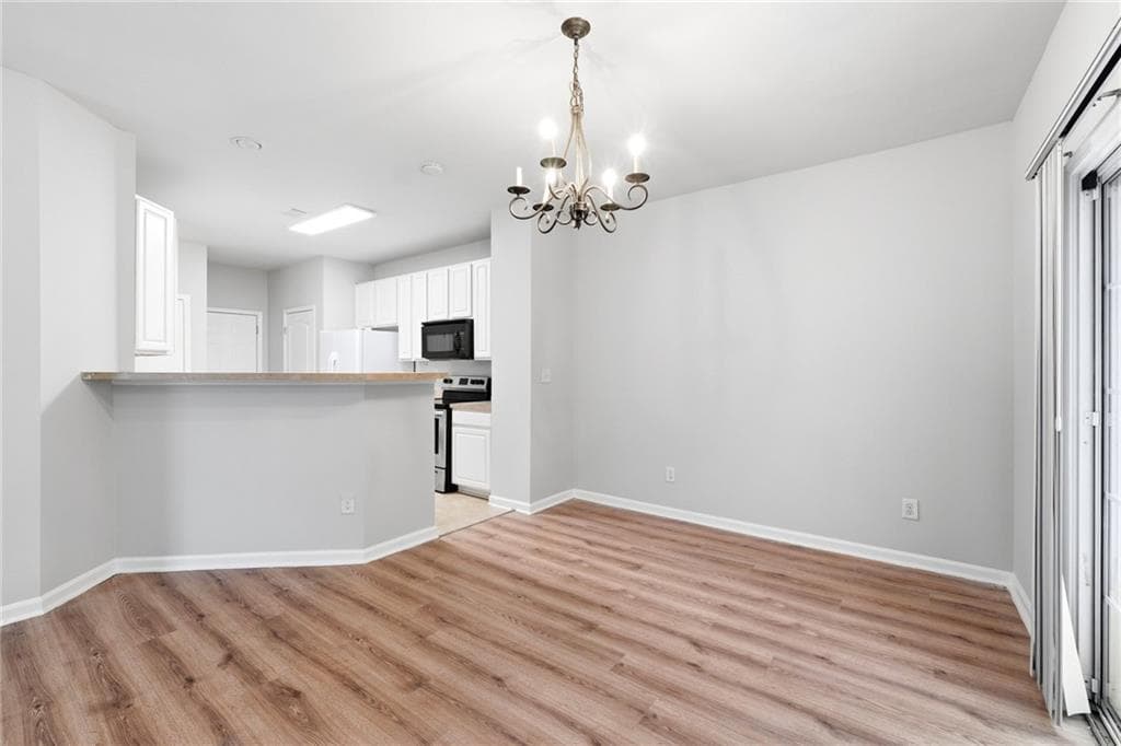 3 bedroom, 3 bathroom, 1,875 sq ft townhouse for sale at 1006 Ivydale Circle, Lawrenceville, GA 30045 — photo 9